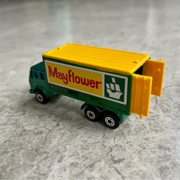 🎈Vtg MATCHBOX Superfast No. 42. “Mayflower” MERCEDES TRUCK. ©️1976. - Picture 3 of 5